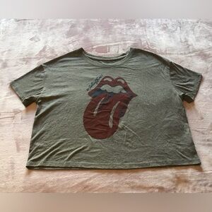 ✨✨ Old Navy The Rolling Stones Cropped Tee ✨✨